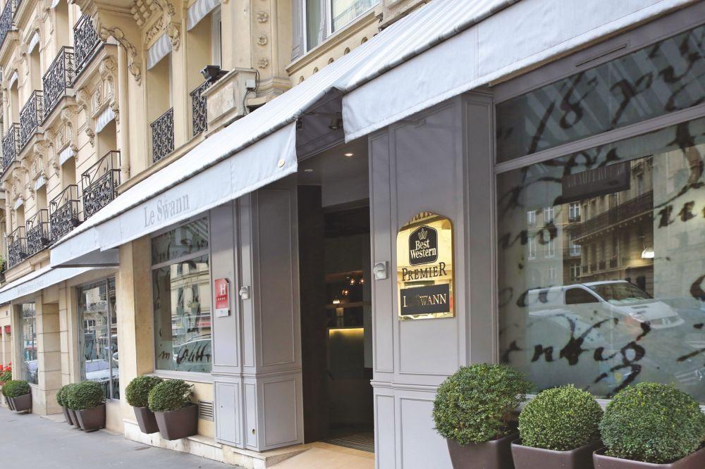 2 nachten Hotel Elysées Bassano, half pension in Parijs