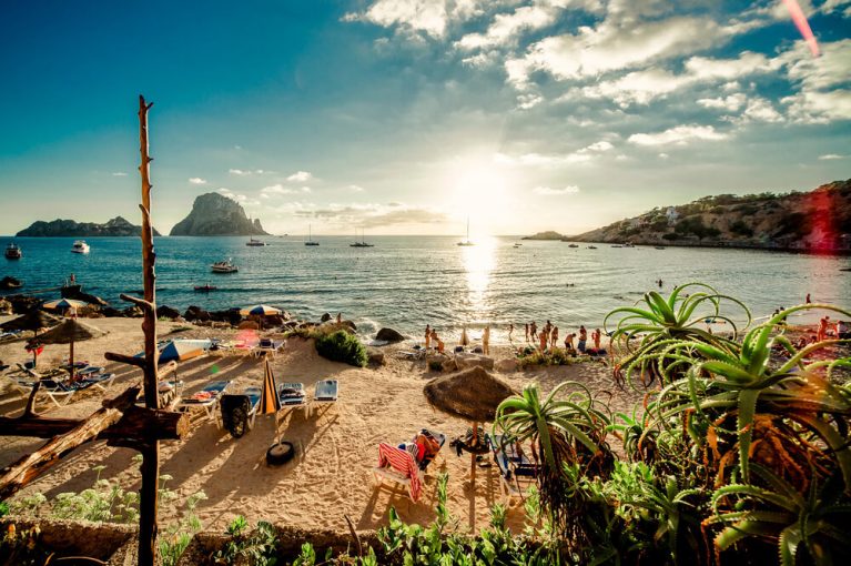 8 dagen feesten op Ibiza in juli