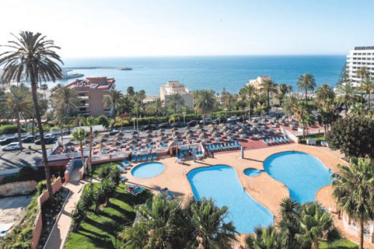 WAAUW, 1 week naar het mooie Benalmadena (Malaga), halfpension incl. vluchten!