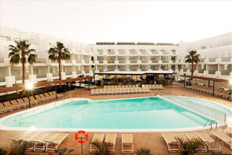 Winterzon in Lanzarote, halfpension incl. vluchten enal!