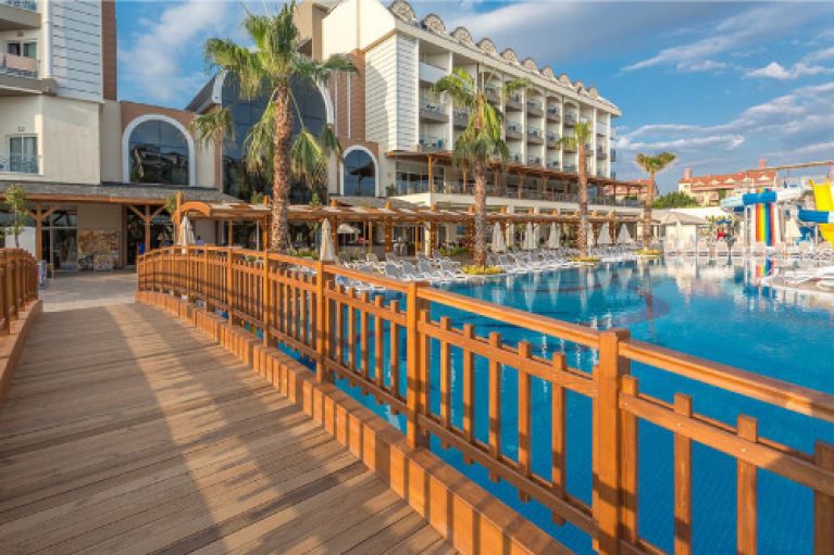 Complete all-in zonvakantie aan de Turkse Riviera. Incl. vluchten
