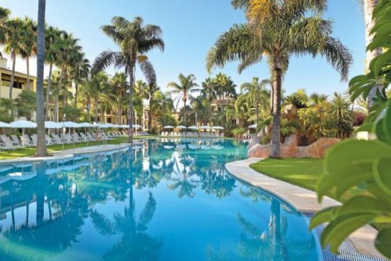 Ola pola! 8 dagen naar het mooie Marbella in een 4* resort. Halfpension incl. vluchten