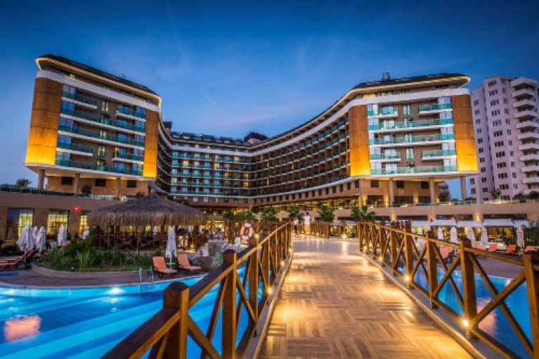 Zalig warme herfstzon in all-inclusive 5* hotel te Antalya. Incl. vluchten