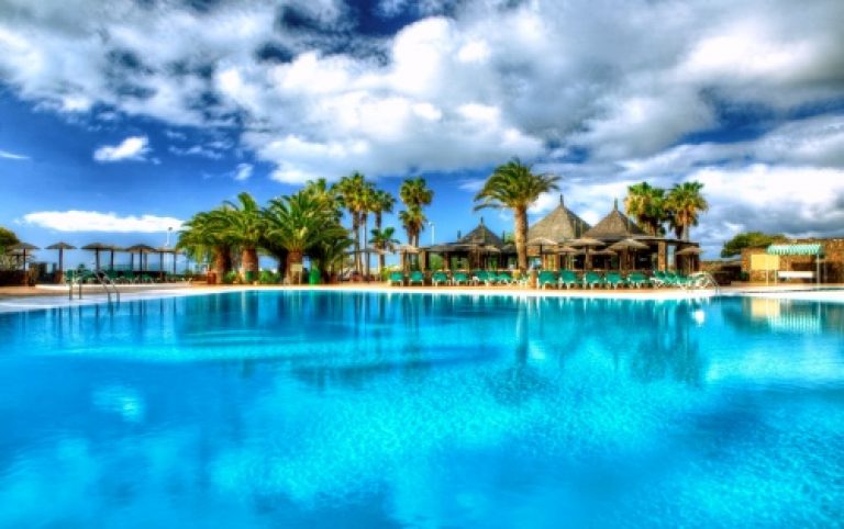Heerlijke WINTERZON vakantie naar LANZAROTE. Halfpension incl. vluchten