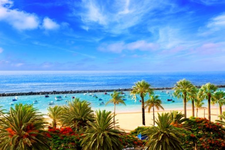 Zonvakantie naar het aangename TENERIFE. €482 Incl. vluchten en transfers en halfpension