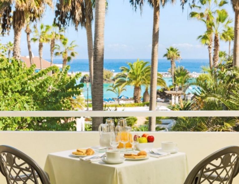 Last minute Paasvakantie naar de zon in TENERIFE in leuk hotel. Incl. Halfpension en vluchten