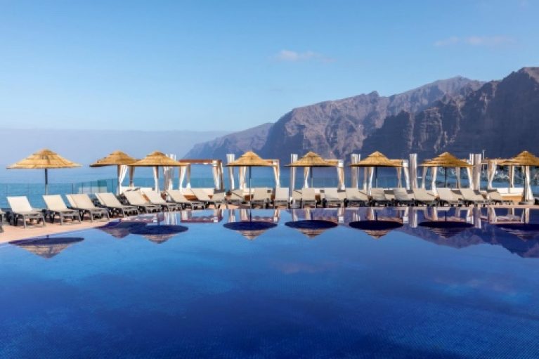 Zonvakantie naar het heerlijke TENERIFE, 4* hotel met SPA en halfpension. Incl. vluchten