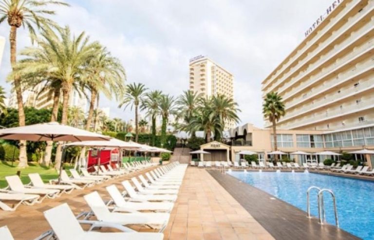 Last minute naar BENIDORM in prima hotel met halfpension. incl. Vluchten!