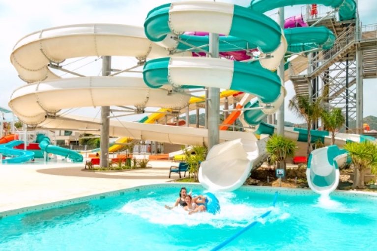 Zomervakantie voor de hele familie naar de Costa Brava. Halfpension & vluchten