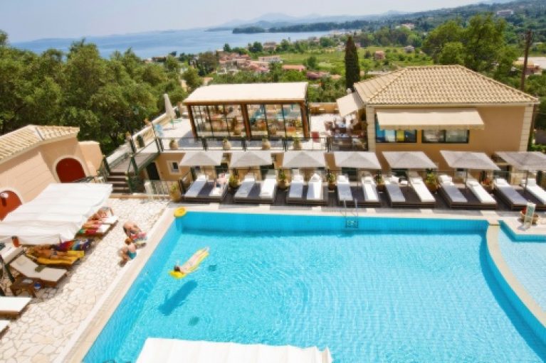 Oh ja! Luilekker zonvakantie in CORFU in nieuw complex. Incl. vluchten