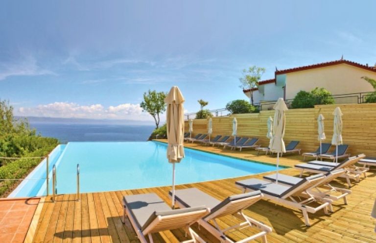 Wow! Fantastische zonvakantie in 4* hotel naar MITILINI (Lesbos). All-inclusive en vluchten