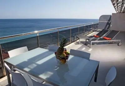 Apartamentos del Mar
