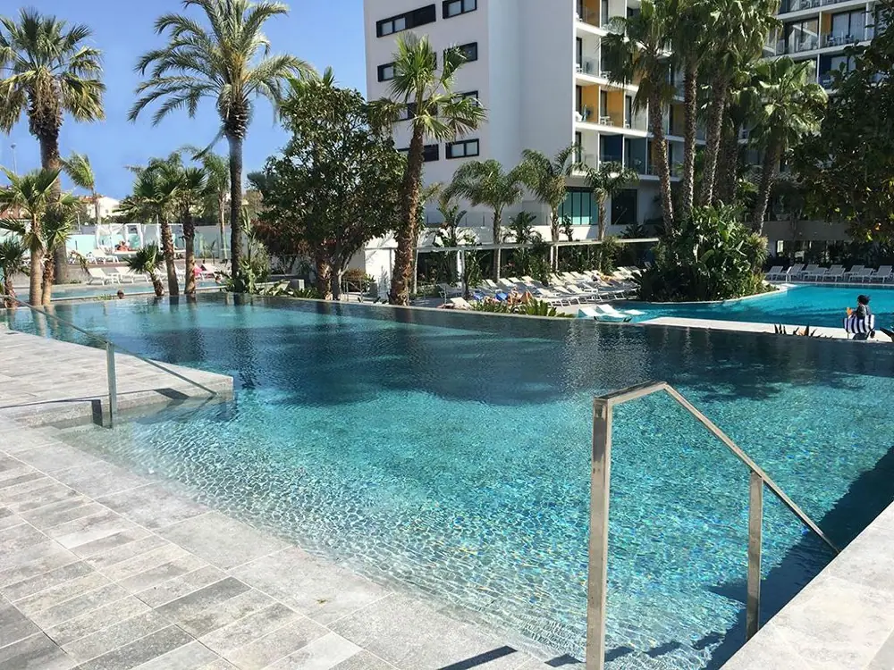 Aqua Hotel Silhouette & Spa