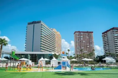 AR Diamante Beach