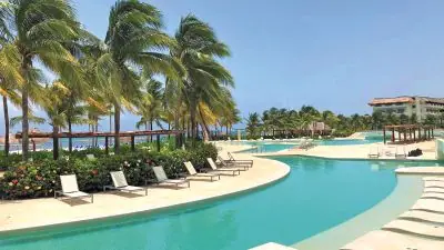 BlueBay Grand Esmeralda