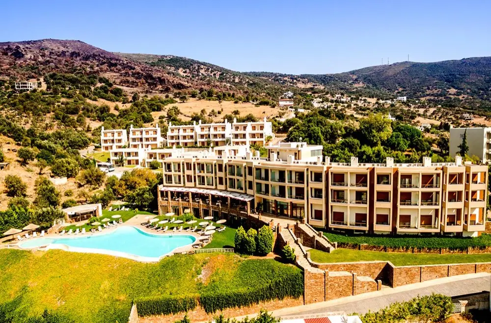 Evia Hotel & Suites
