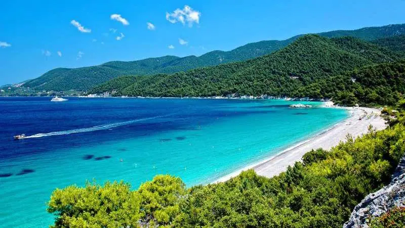 Fly & Drive Evia 8 dagen – inclusief huurauto