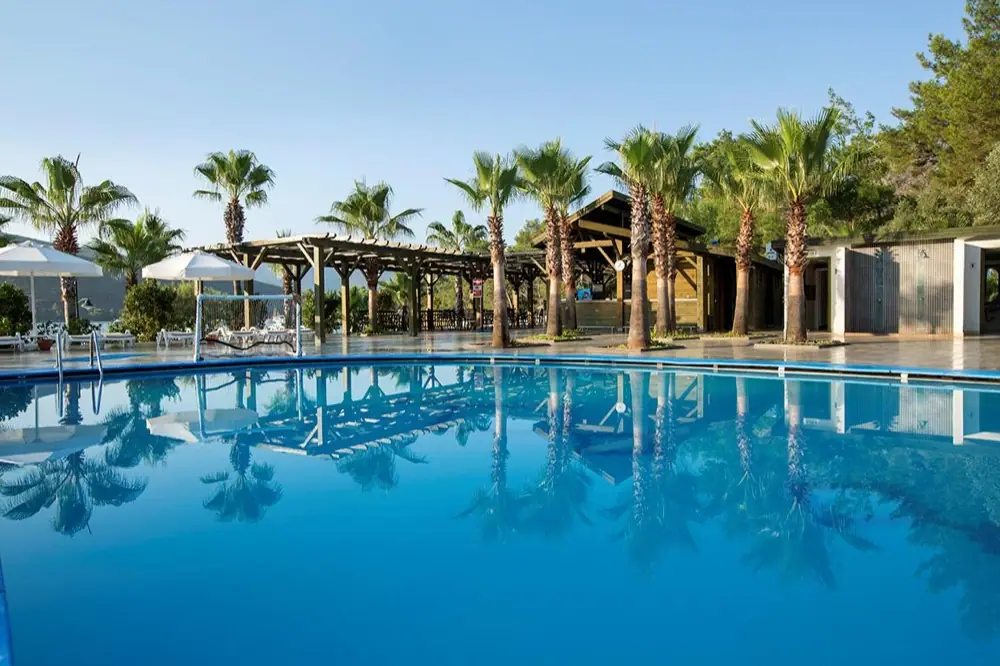 Hotel Crystal Green Bay Resort & Spa