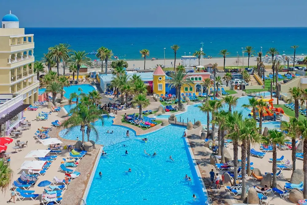 Mediterraneo Bay Hotel and Resort