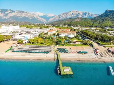 Queenspark Le Jardin Resort