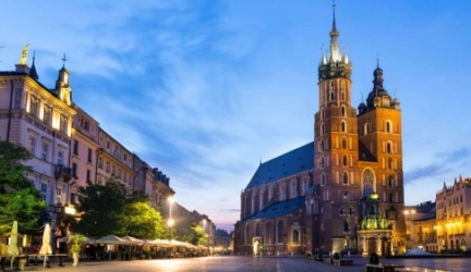 Ga er tussenuit met citytrip KRAKAU en bezoek aan Auschwitz. incl. vluchten, fijn verblijf en ontbijt